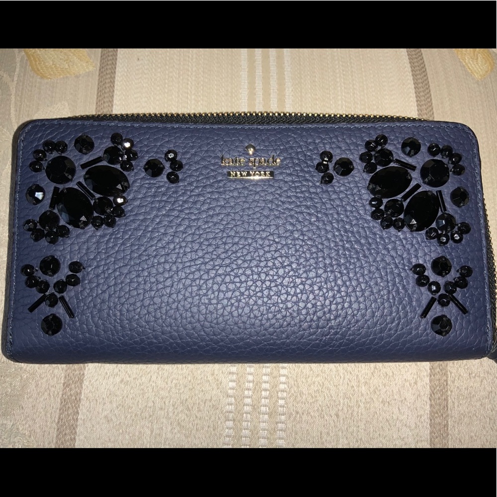 ♠️kate spade Lg Leather Tote w/ wallet♠️. EUC - Picture 8 of 10